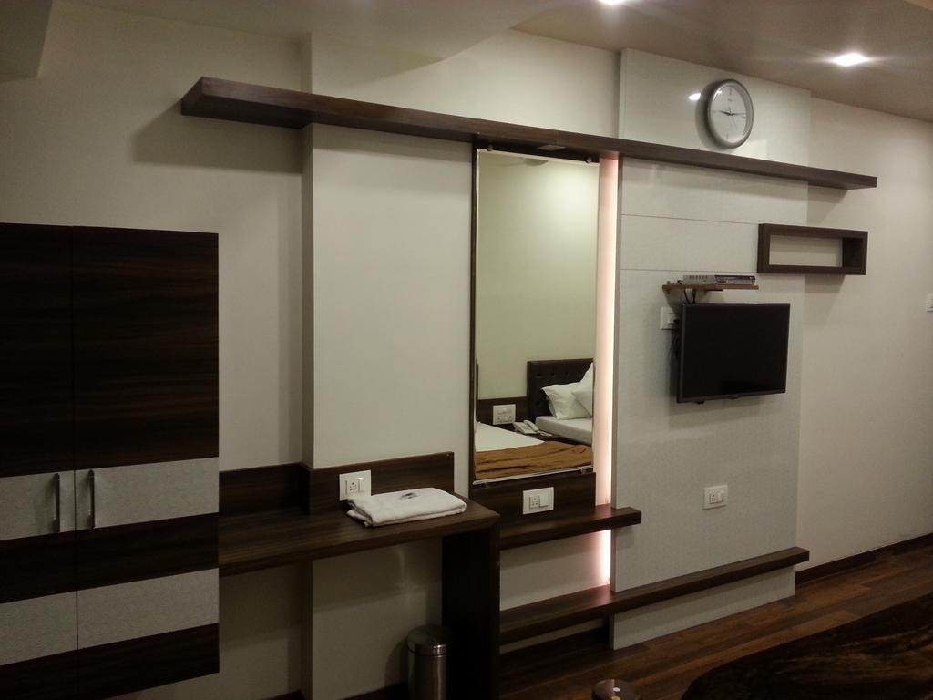 Hotel Oasis Mumbai Szoba fotó